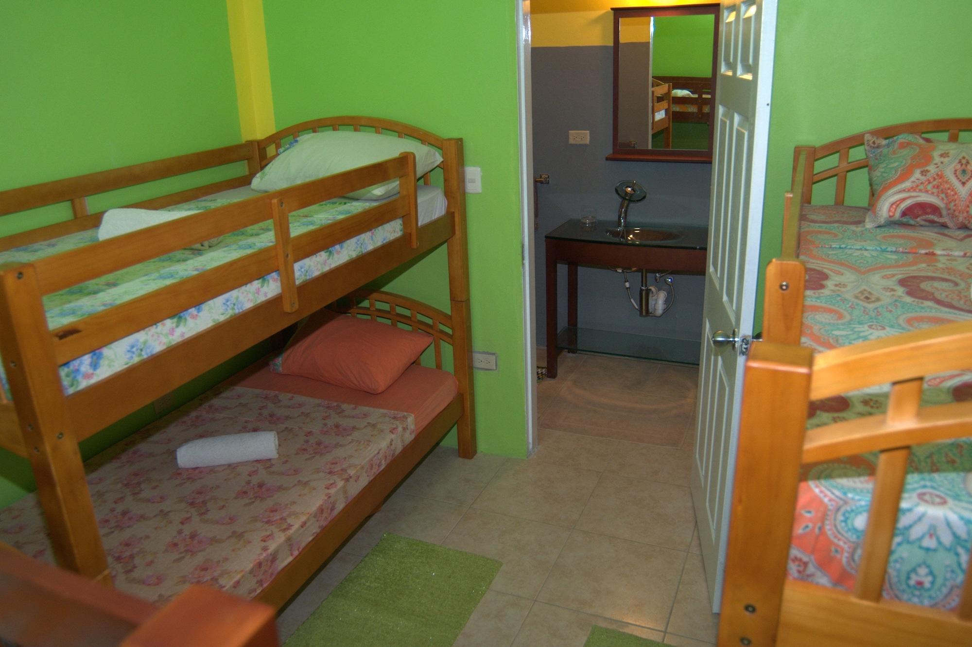 Fish Tobago Guesthouse Buccoo Εξωτερικό φωτογραφία