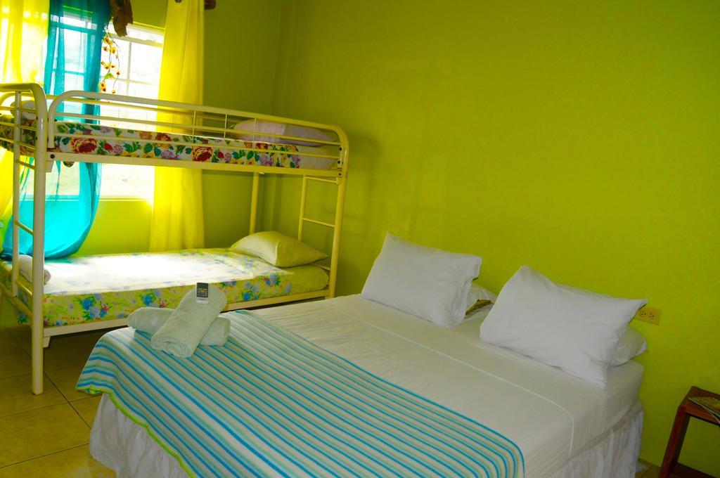 Fish Tobago Guesthouse Buccoo Εξωτερικό φωτογραφία