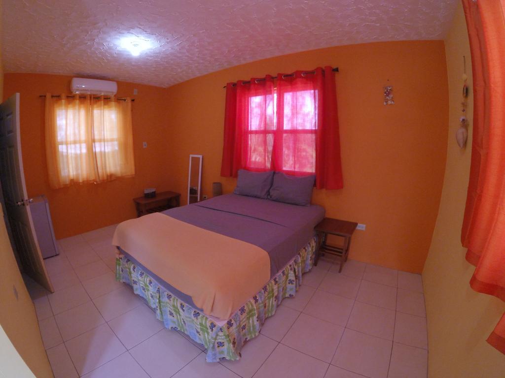 Fish Tobago Guesthouse Buccoo Εξωτερικό φωτογραφία