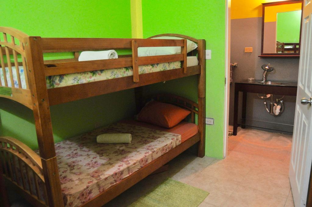 Fish Tobago Guesthouse Buccoo Εξωτερικό φωτογραφία